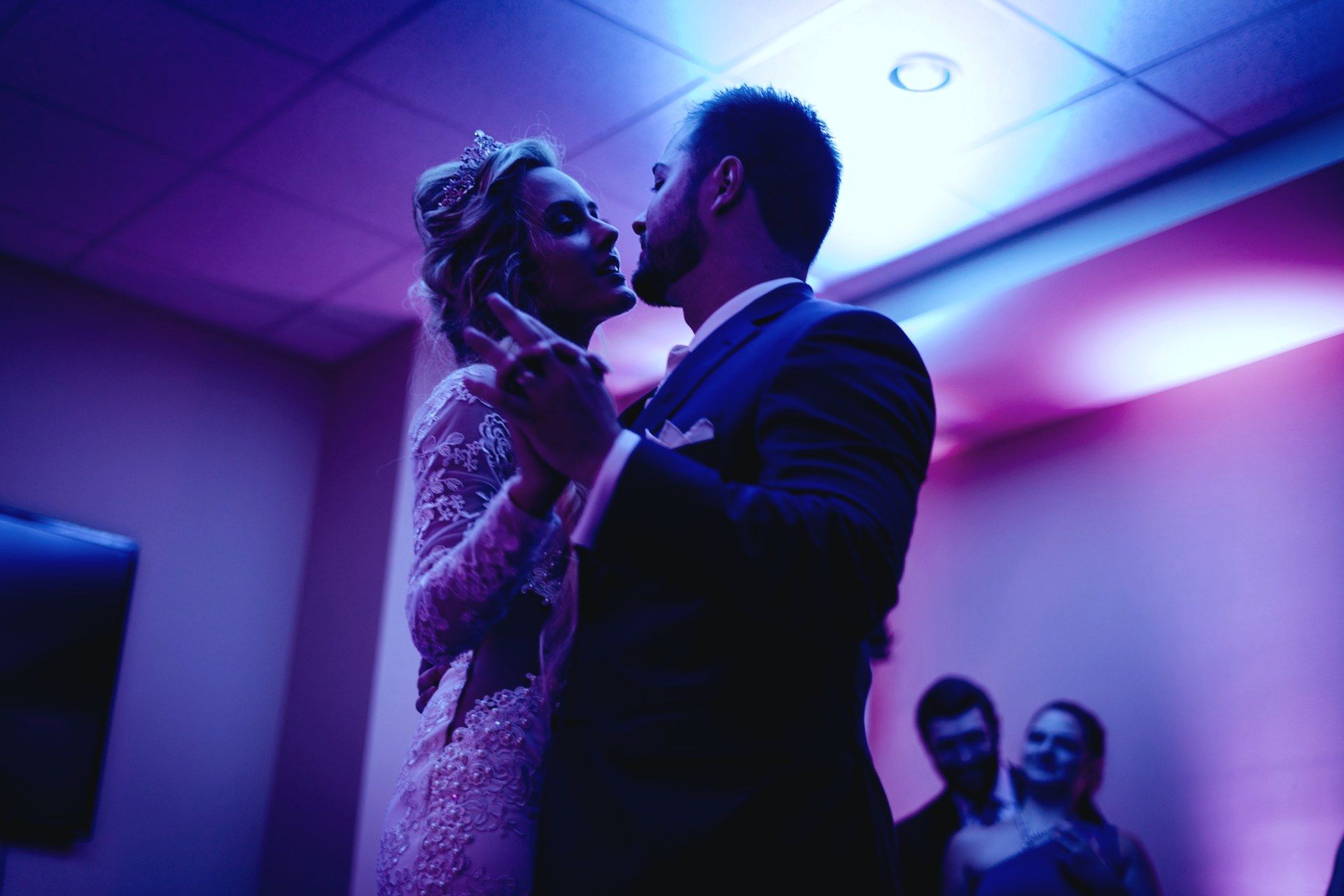 Warmes Ambientlicht für Hochzeiten