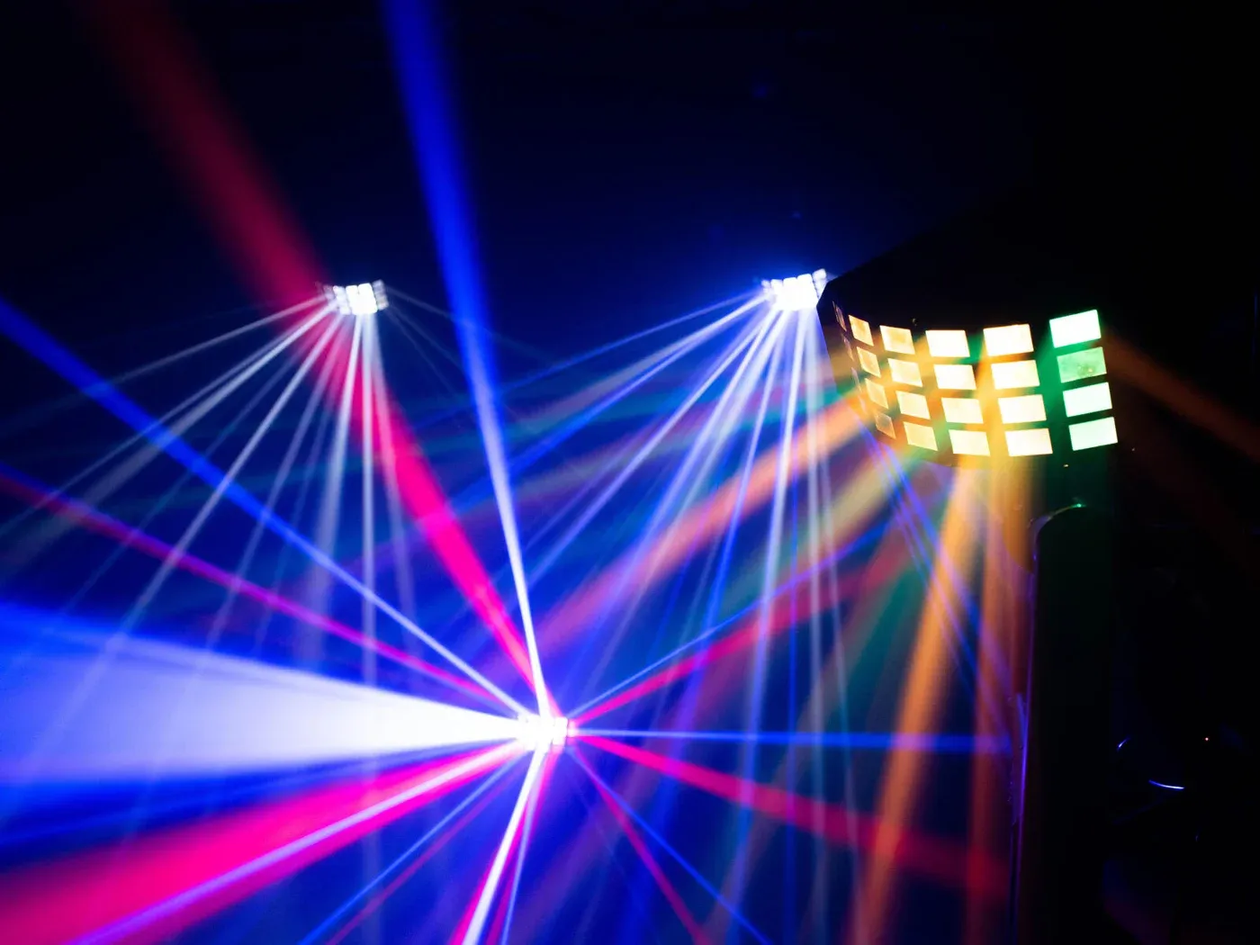 Eurolite LED D-2000 Strahleneffekt – Extrem lichtstarker Derby mit 5 × 10W LEDs (RGBAW), DMX, Musiksteuerung und IR-Fernbedienung - füllt auch große Räume mit Strahlen mieten – Bild 7