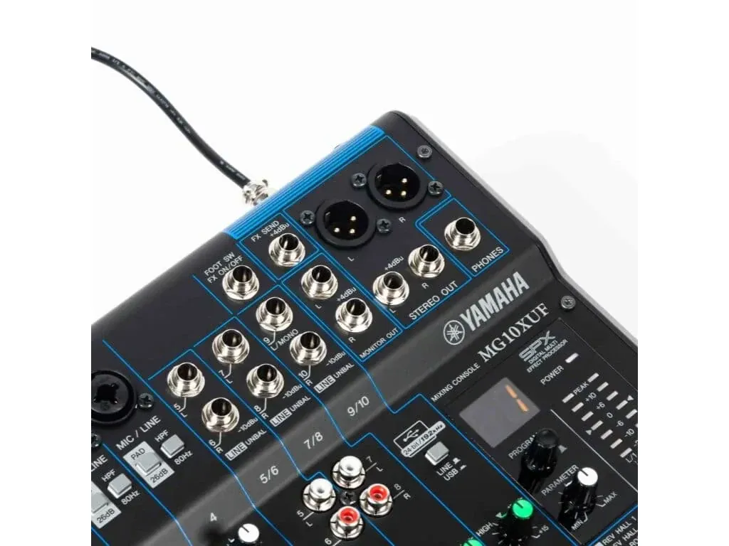 Yamaha MG10XUF 10-Kanal Mischpult – 10-Kanal Analogmixer mit D-PRE Preamps, SPX-Effekten, 1-Knopf-Kompressoren und USB-Interface - ideal für Bands, Reden und Events mieten – Bild 4